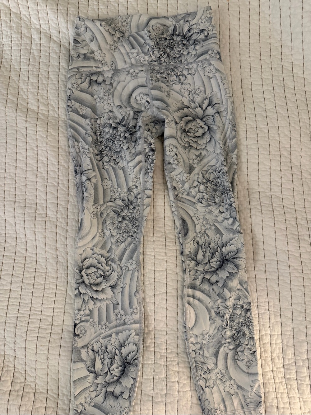 lululemon athletica Floral Print Leggings - White and Gray